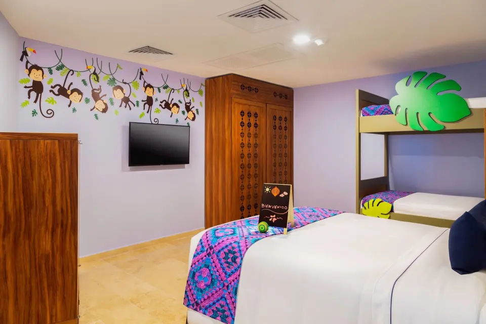 sns-room-sapphire-rooms-family7-4_wide